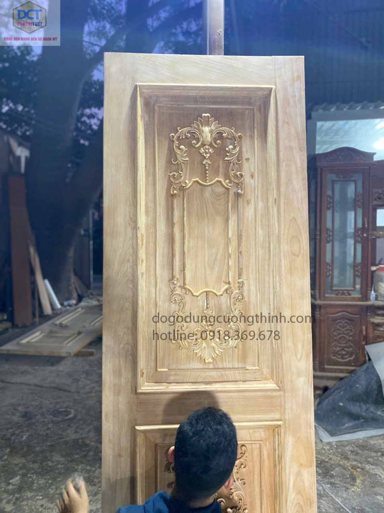 Mẫu cửa phòng tân cổ điển đẹp